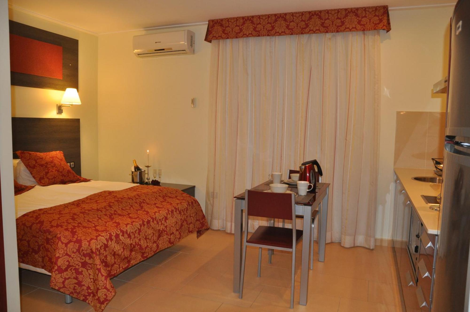 Safari Aparthotel 2*